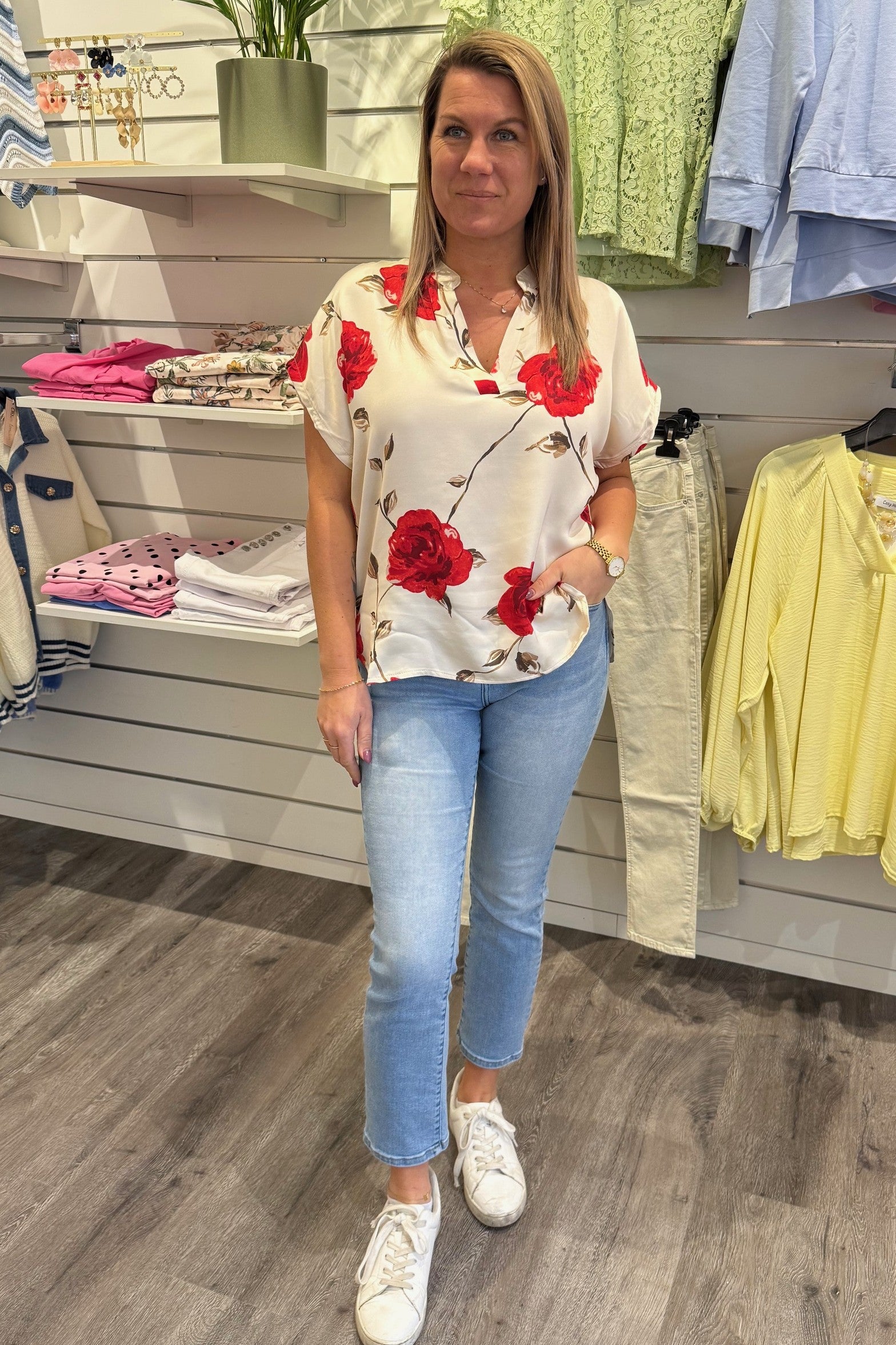 tillyblus1_55ae2f44-25ce-476f-a4e6-911c8c224a23.jpg