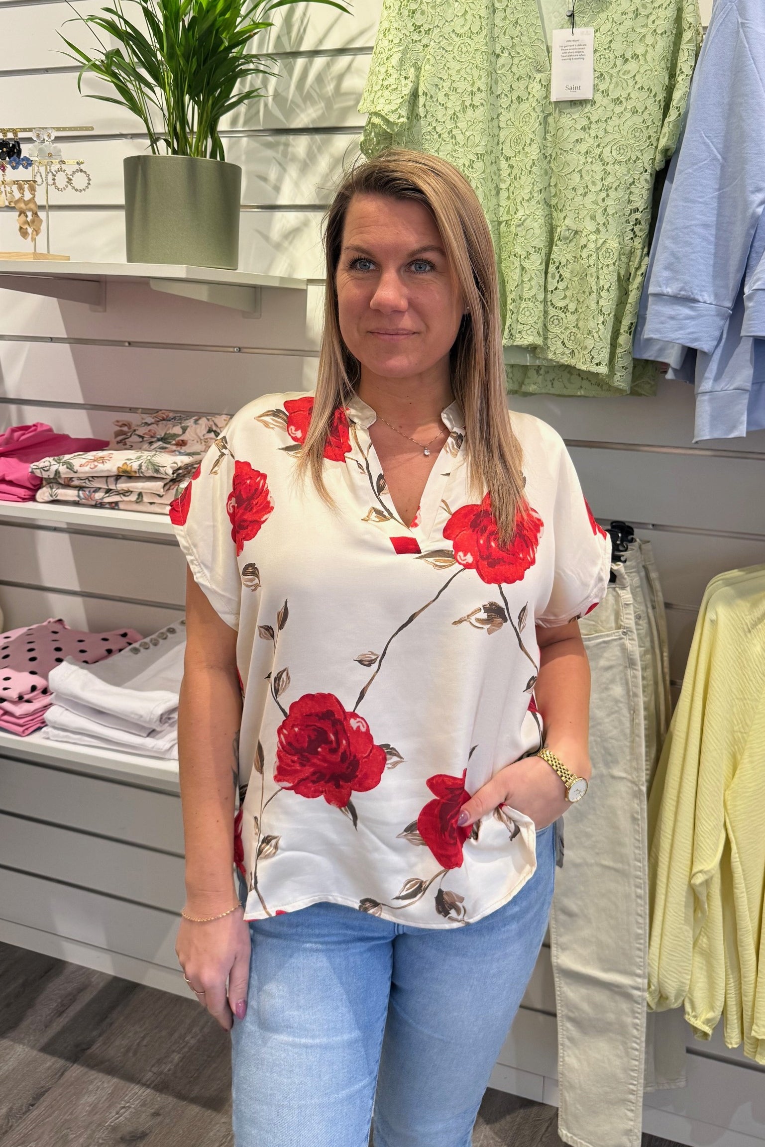 tillyblus2_62c75f25-2409-47e0-8e44-7ba4809e5a94.jpg