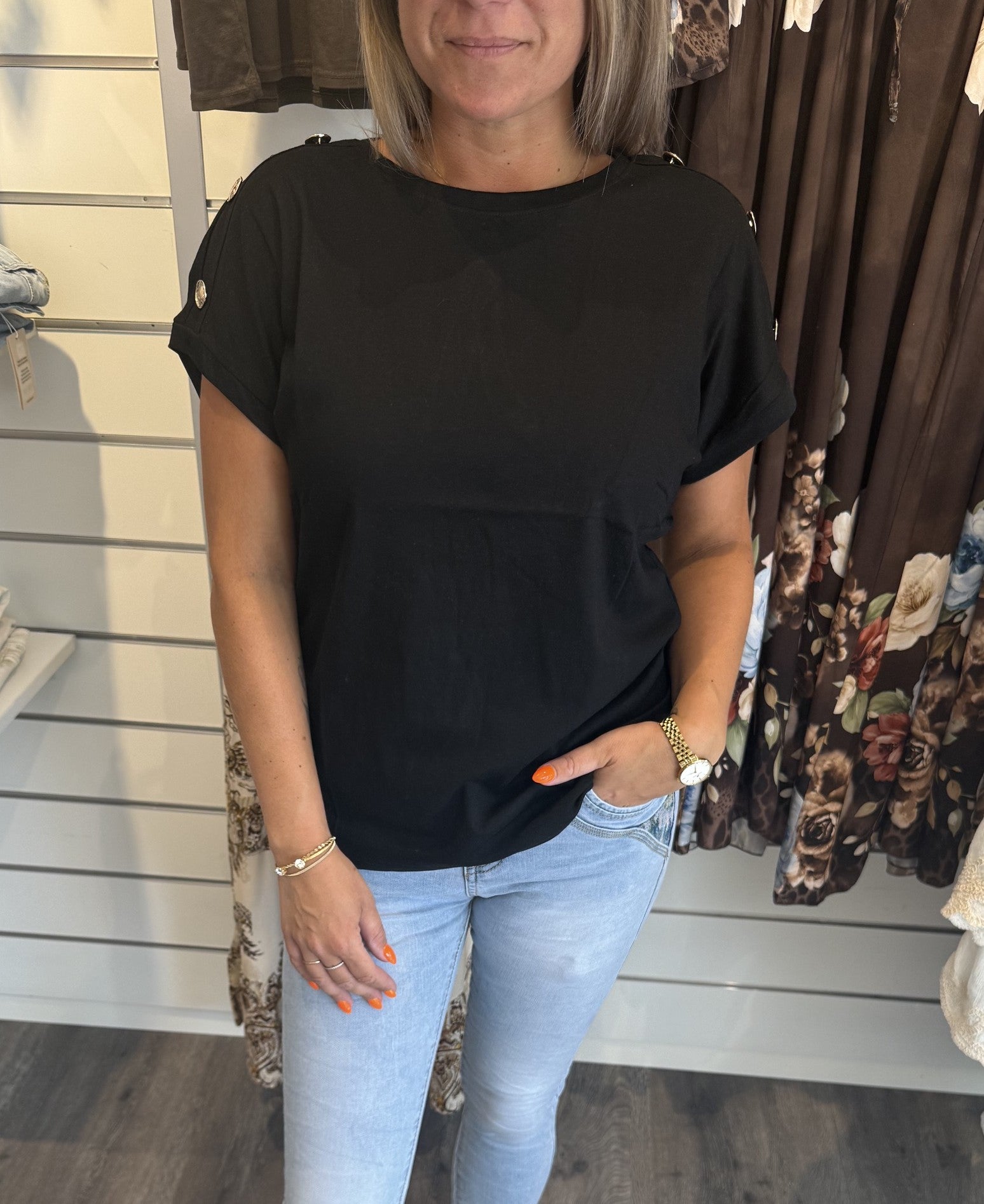 Tina T-shirt Knappar Svart
