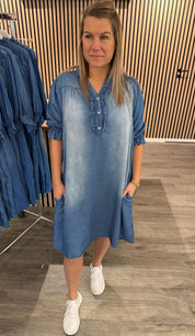Tindra - Jeansklänning - Denim