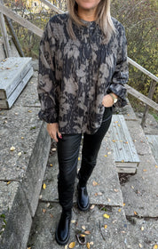 Tindra Blus Flower Svart