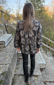 Tindra Blus Flower Svart