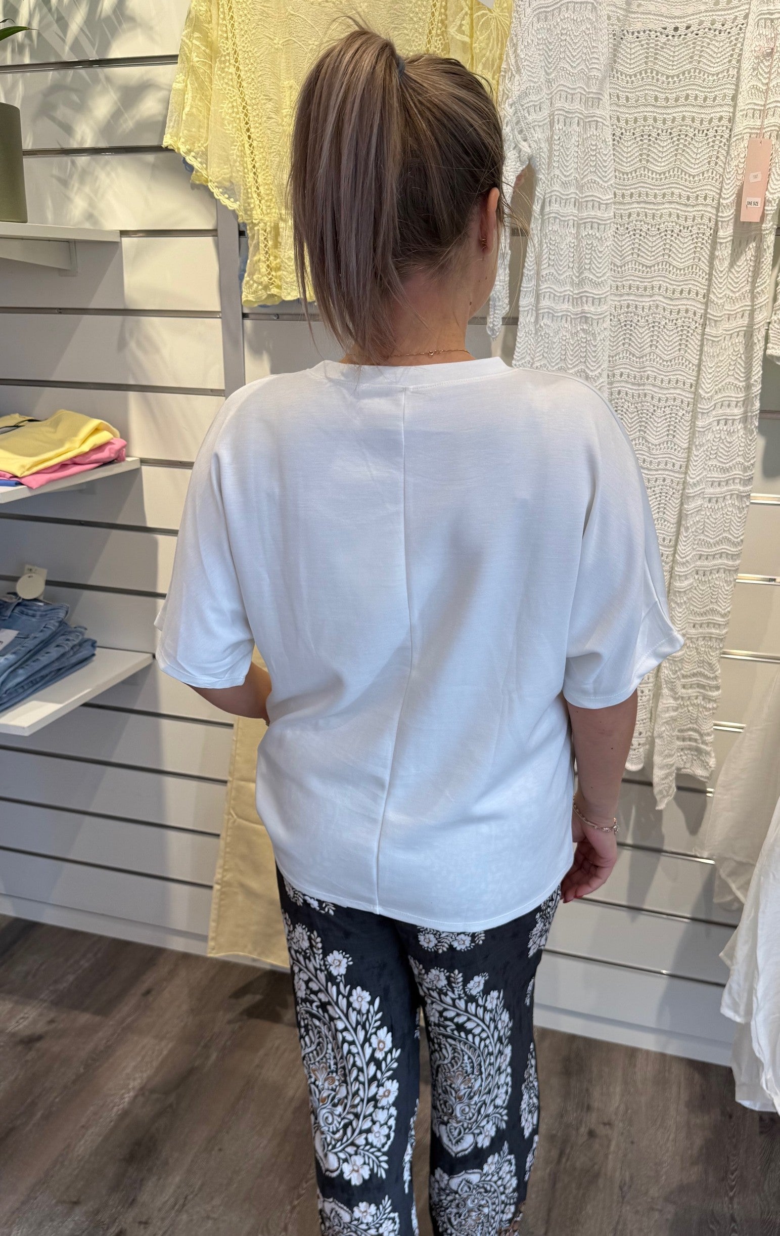 Trine - T-shirt Blomma - Vit