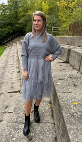 Tully- Tyllklänning- Grå- Nyhet