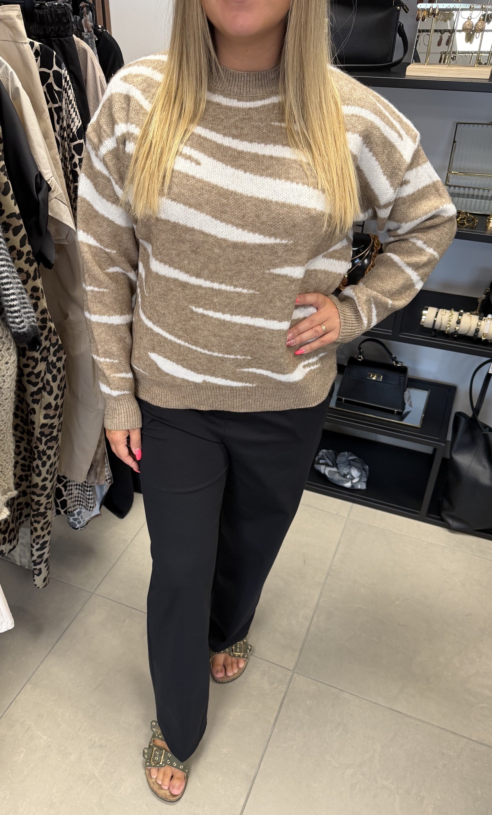 Velma stickad tröja Beige