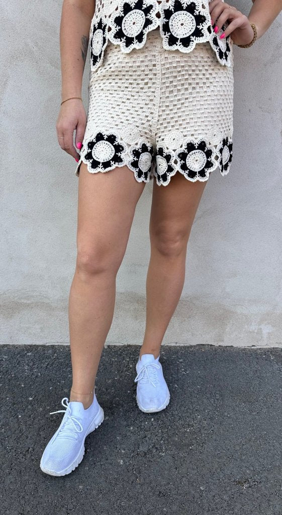 Saga - Shorts- Virkad - Beige/Svart- Nyhet