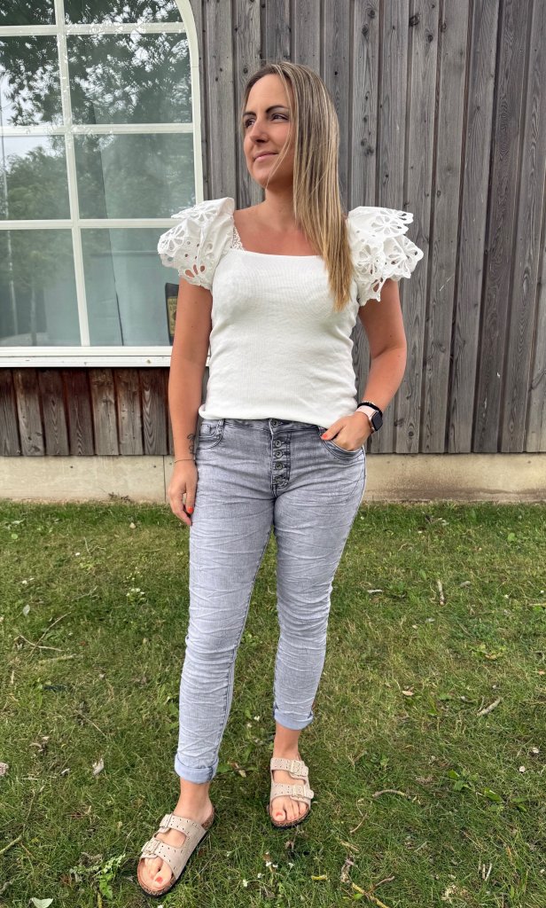 Zelma - Jeans med knappar - Ljusgrå - Nyhet