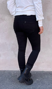 Zelma - Jeans med knappar - Svart - Nyhet
