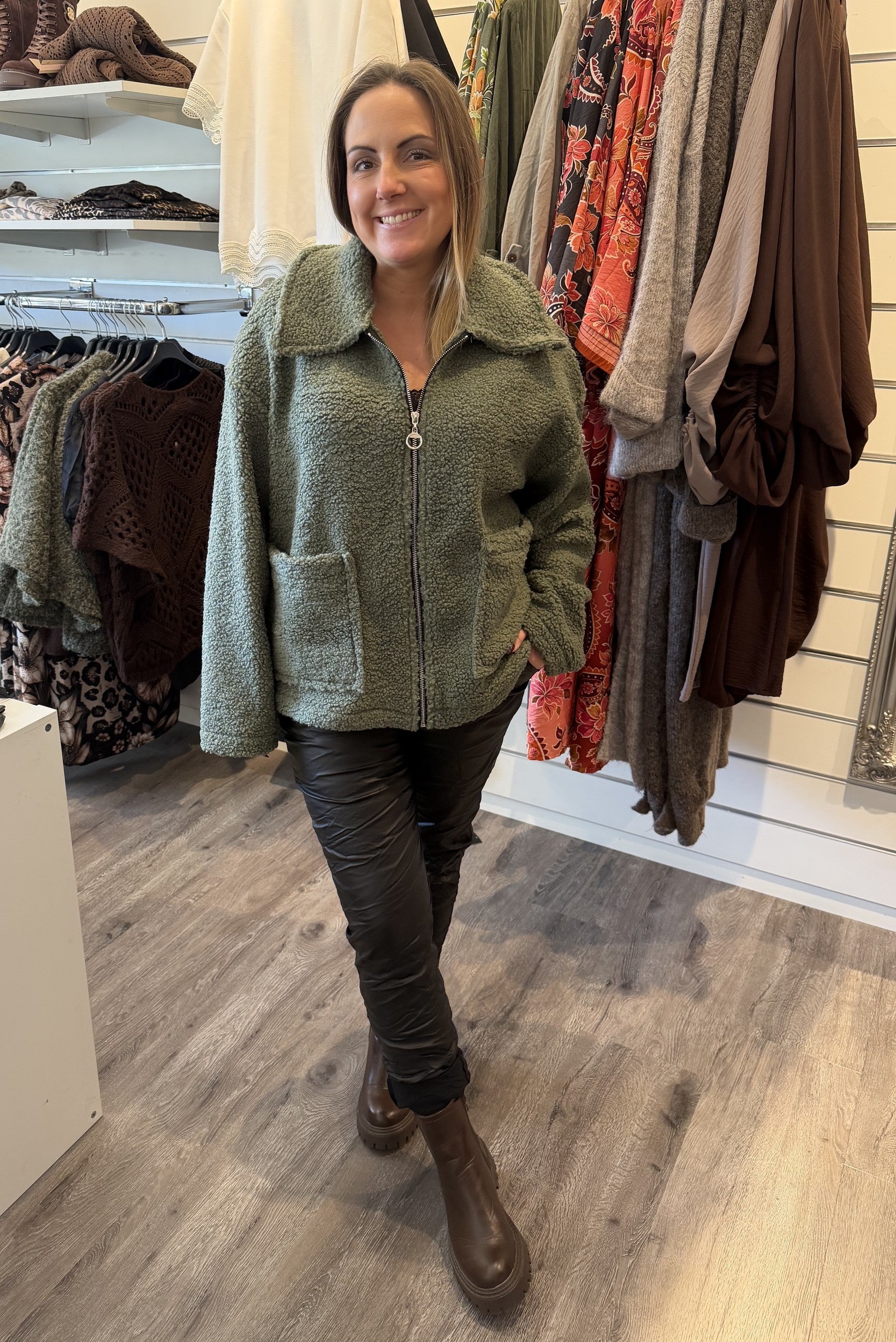 Harriet Teddyjacka Kort Zip Khaki