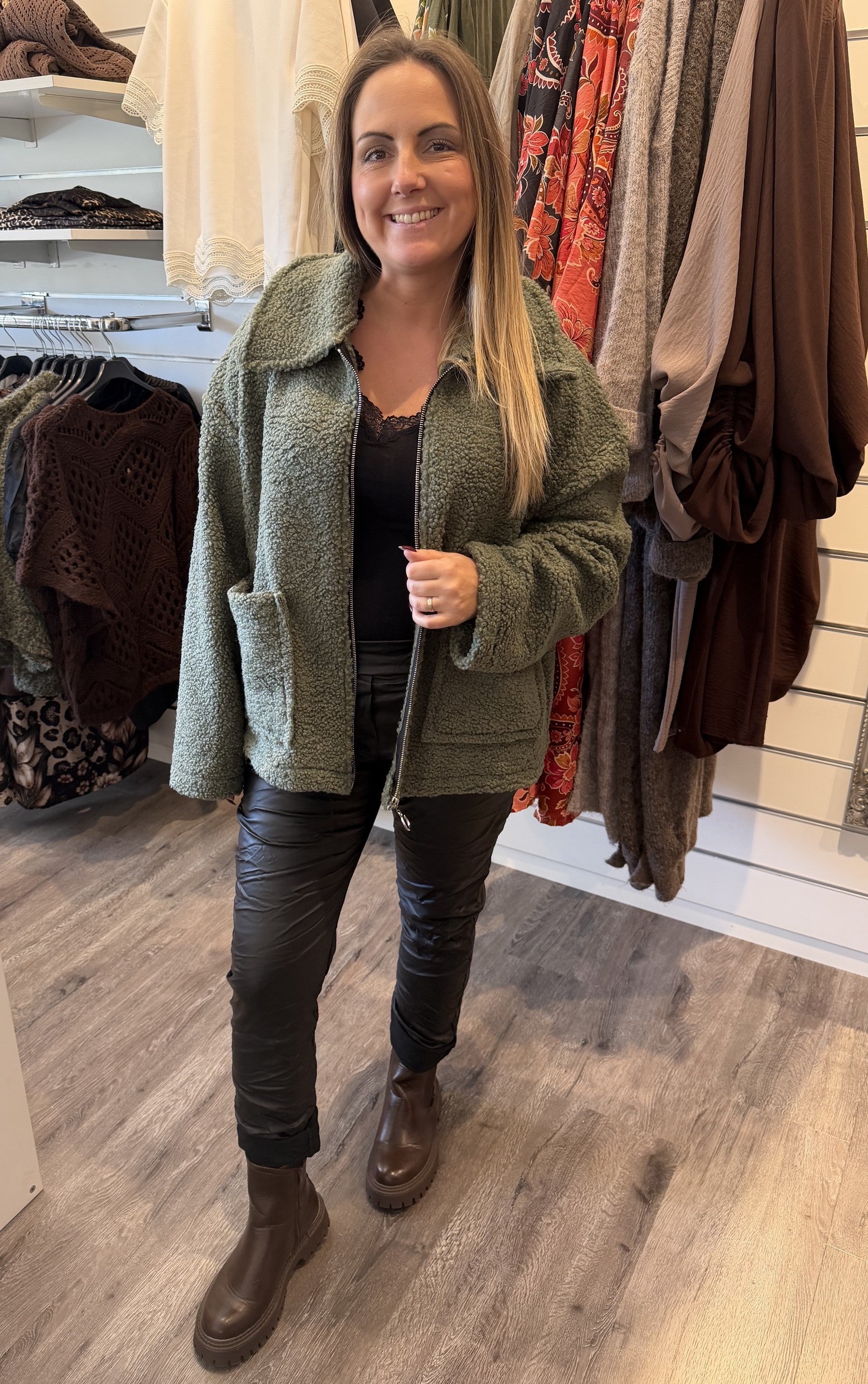 Harriet Teddyjacka Kort Zip Khaki