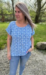 Alexa - Topp - Flower -Ljusblå - Nyhet