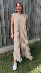 Angelica - Klänning - Plisserad -Taupe  -  Nyhet