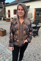 Anita - Blus - Mönster - Svart - Nyhet