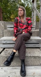 BCMio- Blus-  Red Flower - Nyhet