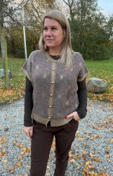 BCElva - Stickad Väst- Taupe - Nyhet