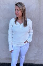 Calista - Topp - Spets och knappar - Cream- Nyhet
