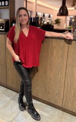 Calla- Blus V-ringad - Glitter - Röd- Nyhet