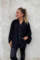 Cayla - Blus - Svart - Nyhet