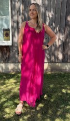 Ciara - Silkesklänning - Blommor - Fuxia- Nyhet