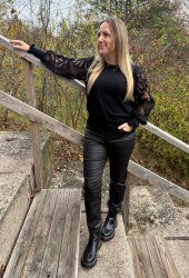 Cornelia - Topp - Virkade ärmar - Svart - Nyhet