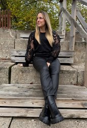 Cornelia - Topp - Virkade ärmar - Svart - Nyhet