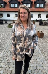 Cloe - Blus - Blommig - Army - Nyhet