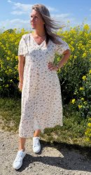 Gina - Klänning - Flower- Cream/Grön/Beige - Nyhet