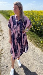 Glorious - Klänning - Batik - Rosa/Marinblå  - Nyhet