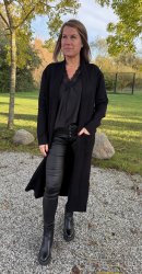 Tilda- Långkofta - Svart- Nyhet