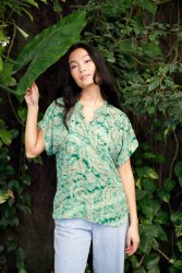 Andrea - Blus - Floral Green - Nyhet