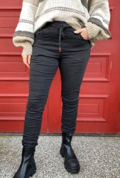 Magda - Jeans med Knyt - Svart