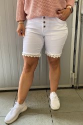 Maggie - Længere shorts med blonder - Hvid