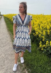 Mindy - Kort - Klänning - Mönster - Marinblå- Nyhet