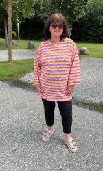 Mirjam  -Längre tröja  - Sicksack - Rosa/Orange - Nyhet