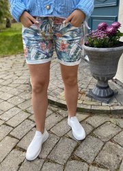 Nelia - Shorts med blad & blommor - Cream