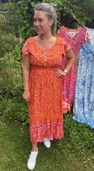 Nelly- Klänning - Blommor- Orange- Nyhet