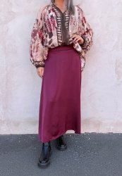 Olivia - Satinkjol - Bordo - Nyhet