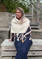 Mille - Stickad poncho krage - Beige- Nyhet
