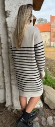 Inez - Stickad klänning - Randig - Svart - Nyhet