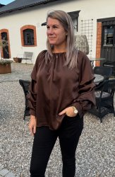 Raya - Topp med volang-Choco -  Nyhet