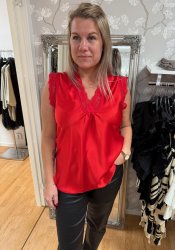 Sasha  - Satinlinne - Röd - Nyhet