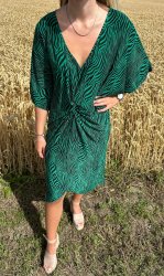 Melina - Klänning med knut - Grön - Zebra - Nyhet