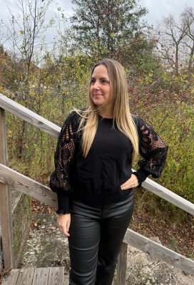 Cornelia - Topp - Virkade ärmar - Svart - Nyhet