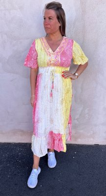 Yasmin - Klänning -  Mönster - Rosa/Gul - Nyhet