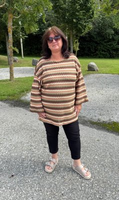 Mirjam  -Längre tröja  - Sicksack - Brun/Khaki - Nyhet